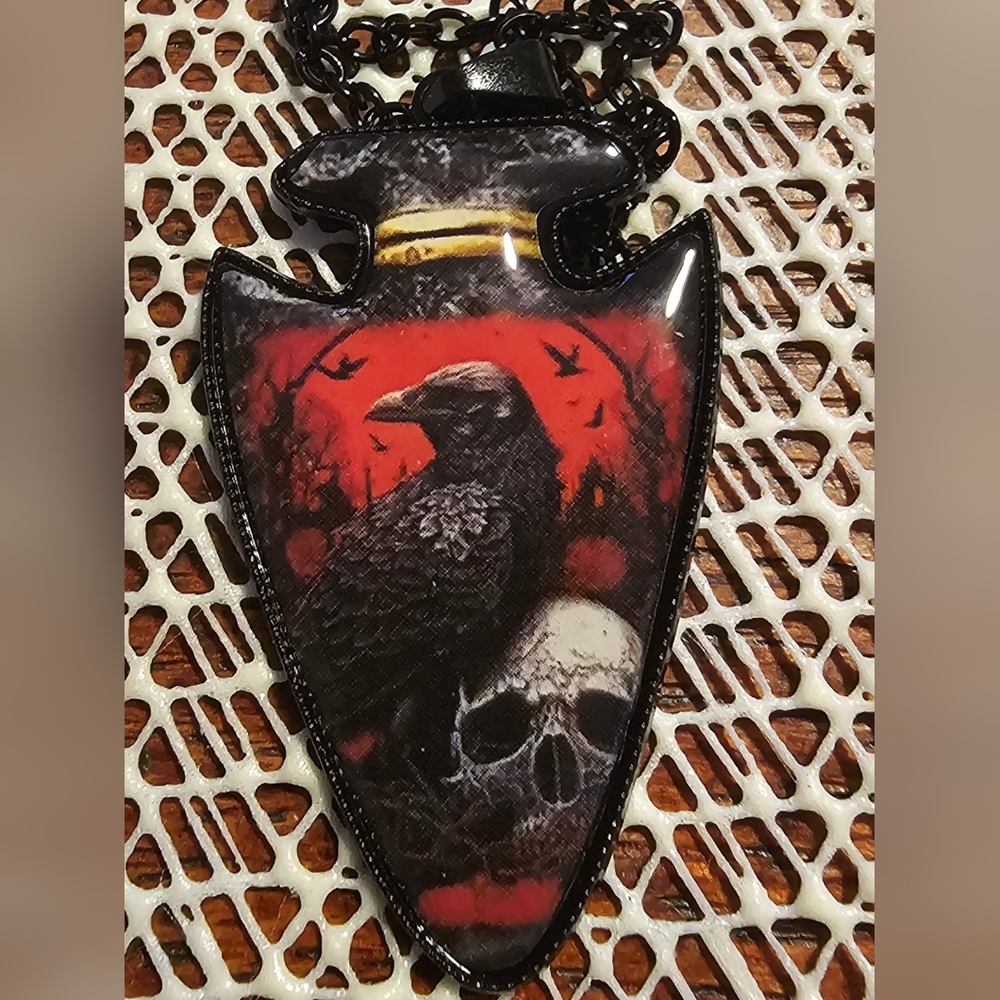 Black Crow Arrowhead With Skull Pendant Necklace Gothic Style Black Chain Red